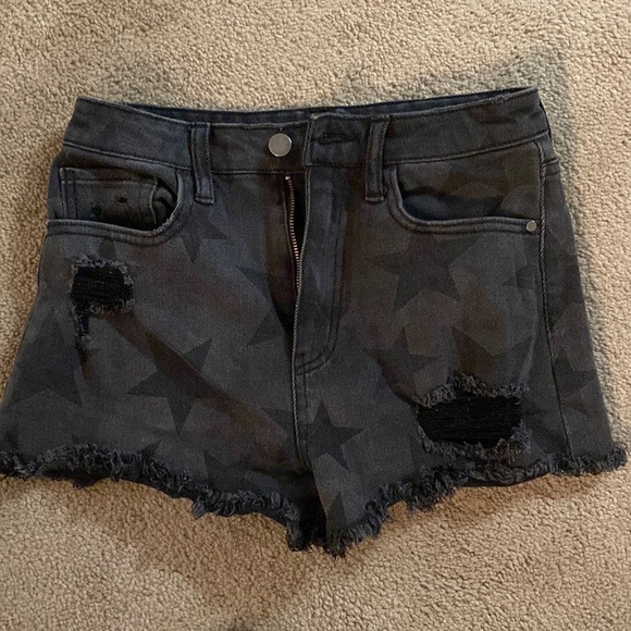 High ish waisted black star print shorts - Picture 1 of 2